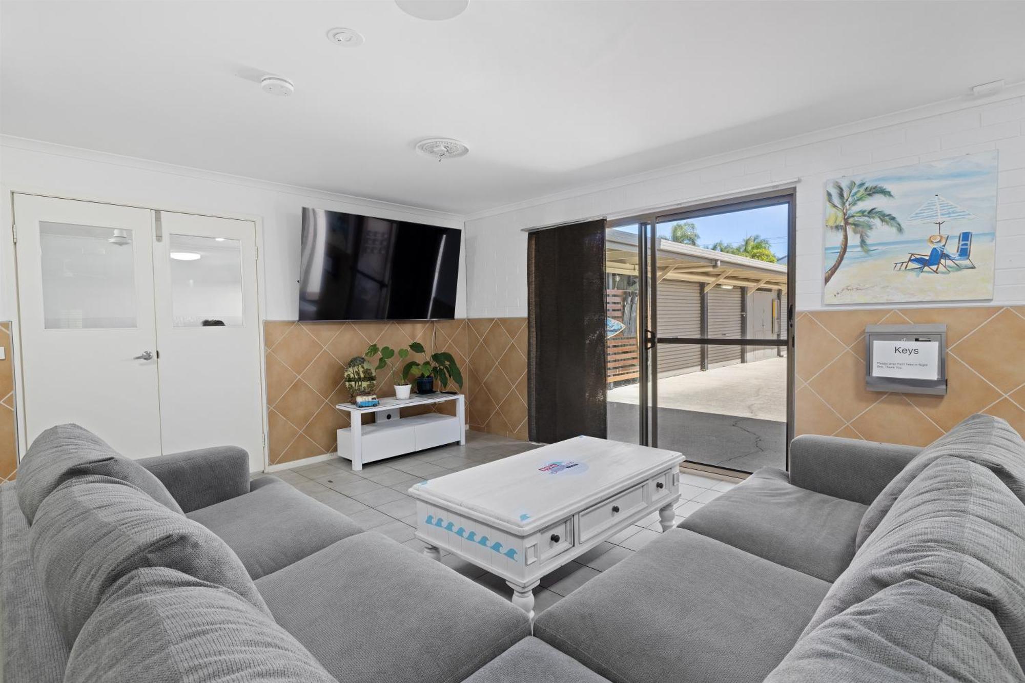 Motel Sunshine Coast Caloundra Exterior photo