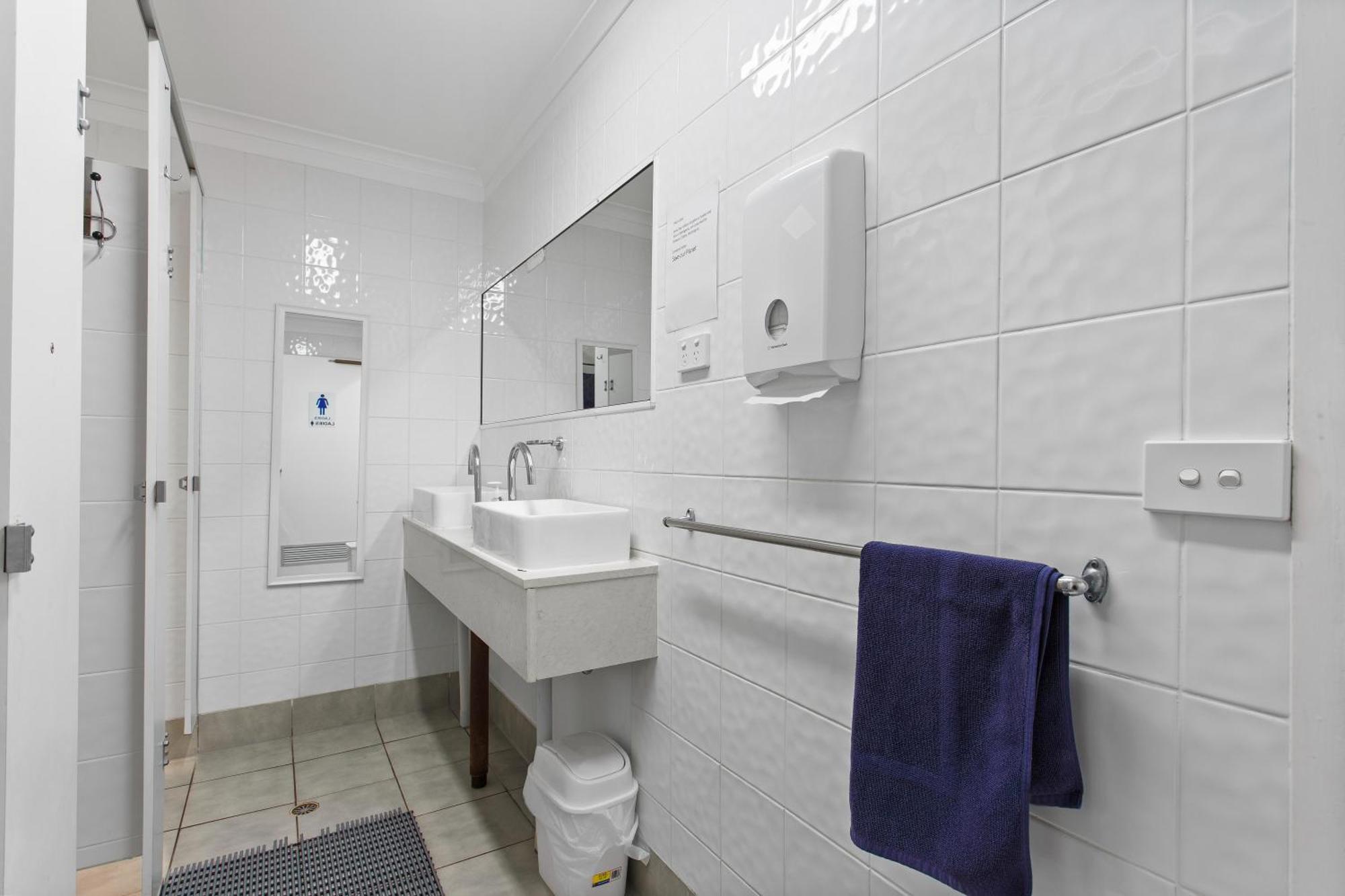 Motel Sunshine Coast Caloundra Exterior photo